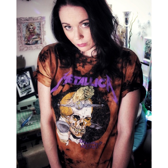 Upcycled Metallica bleached t-shirt - Picture 4 of 8